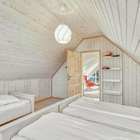 2 Bedroom Stunning Home In Zerpenschleuse Esterno foto