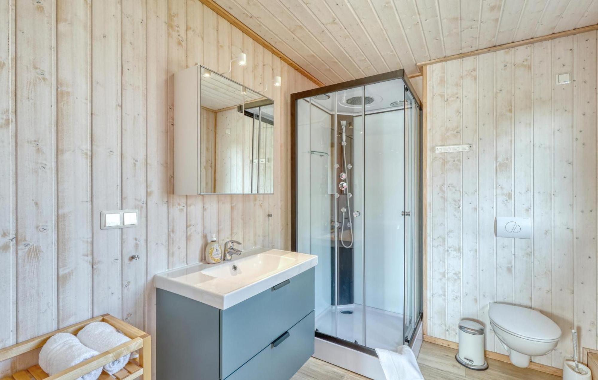 2 Bedroom Stunning Home In Zerpenschleuse Esterno foto