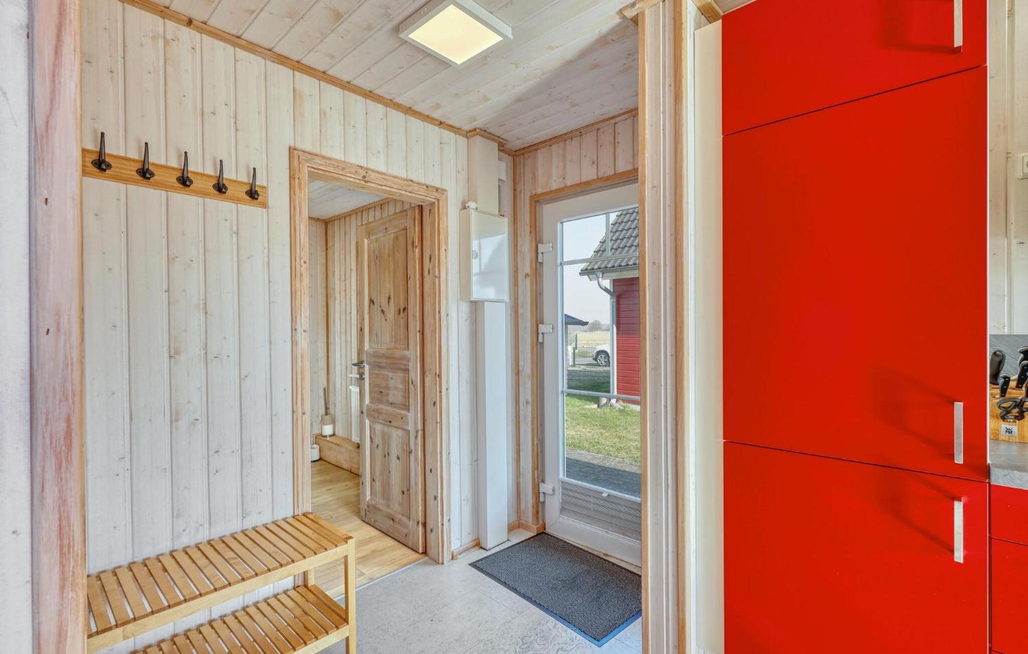 2 Bedroom Stunning Home In Zerpenschleuse Esterno foto